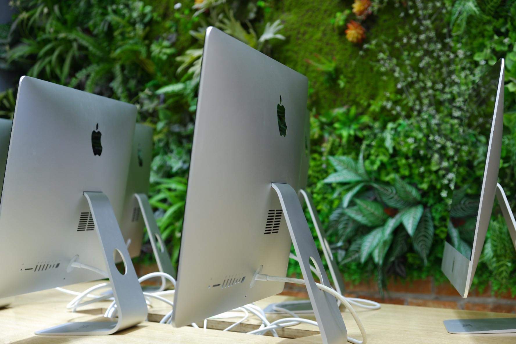 iMac 21.5in Late2015 -16GB Ram RETINA Display 512GB SSD 1.5GB Graphic - Desktops in Caroline